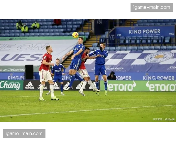 赛前训练：斯特拉斯堡加练定位球攻防失败后的二次攻防转换演练